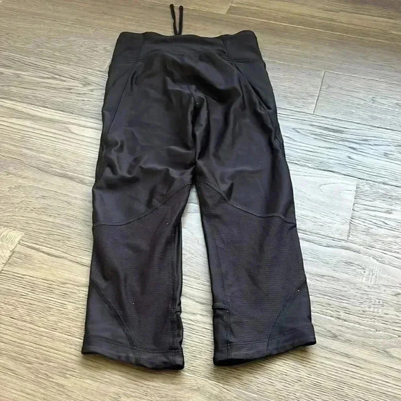 🌸3/$30🌸under Armour | Black compression athletic leggings - Picture 8 of 12